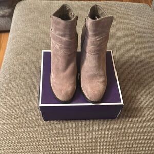 Sole Society Tan Heeled Boots Sleek Streamlined Silhouette